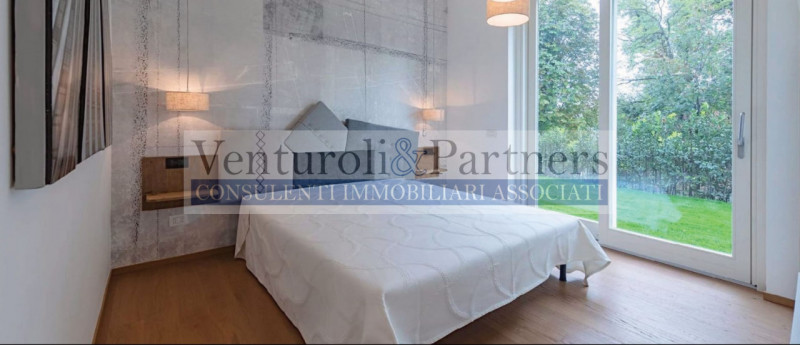 Immagine 18 di Villa in vendita  in Via Pergola a Padenghe Sul Garda