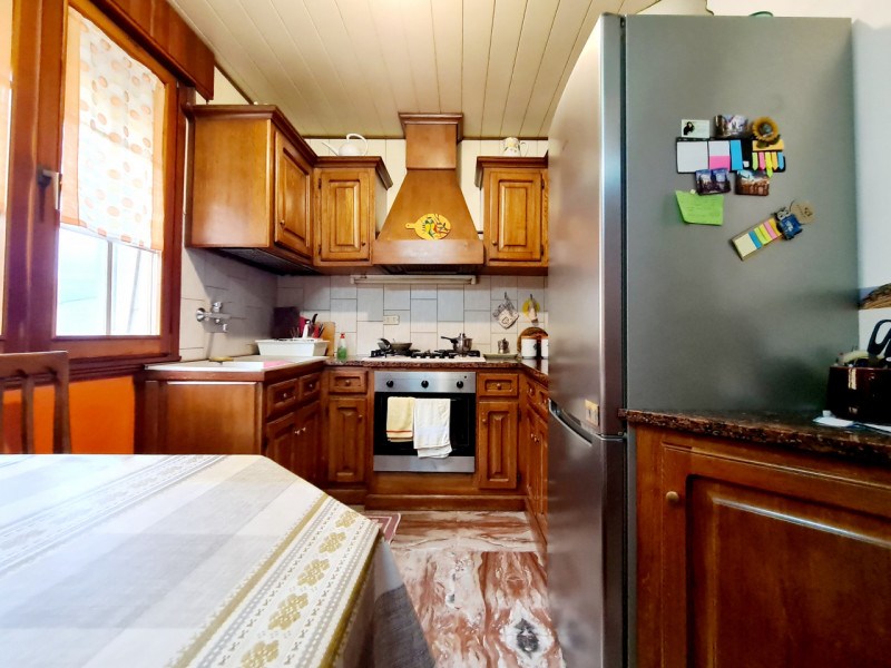 Immagine 5 di Casa indipendente in vendita  in VIA EUROPA a Sant'urbano