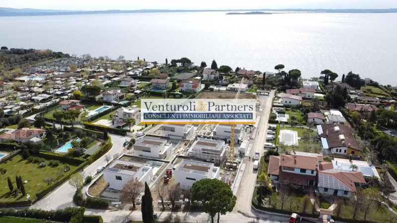 Immagine 2 di Villa in vendita  in Via del Pozzo a Moniga Del Garda