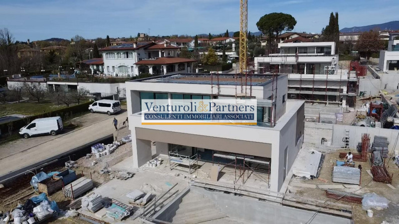 Immagine 19 di Villa in vendita  in Via del Pozzo a Moniga Del Garda
