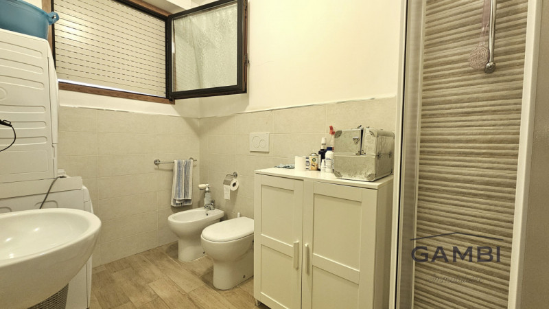 Immagine 13 di Appartamento in vendita  a Calenzano