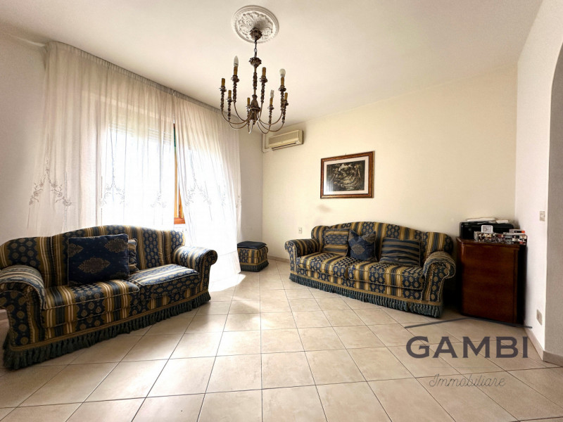 Immagine 4 di Appartamento in vendita  a Calenzano