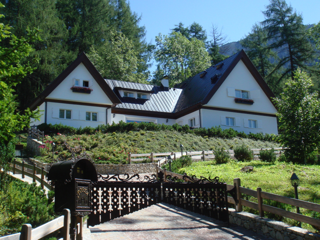 Immagine 1 di Villa in vendita  a Cortina D'ampezzo