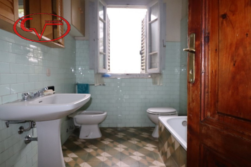 Immagine 17 di Villa in vendita  in ambra a Bucine