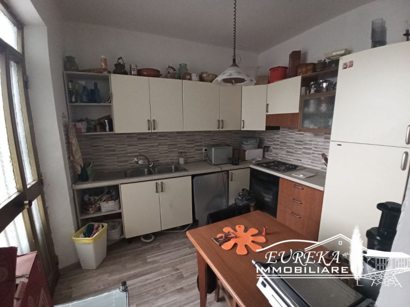 Immagine 4 di Appartamento in vendita  in Via Roma a Castiglione Del Lago