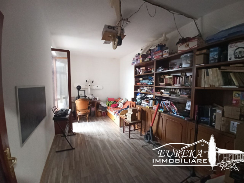 Immagine 10 di Appartamento in vendita  in Via Roma a Castiglione Del Lago