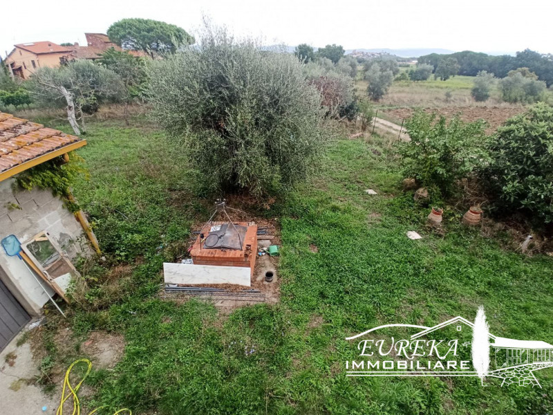 Immagine 16 di Appartamento in vendita  in Via Roma a Castiglione Del Lago