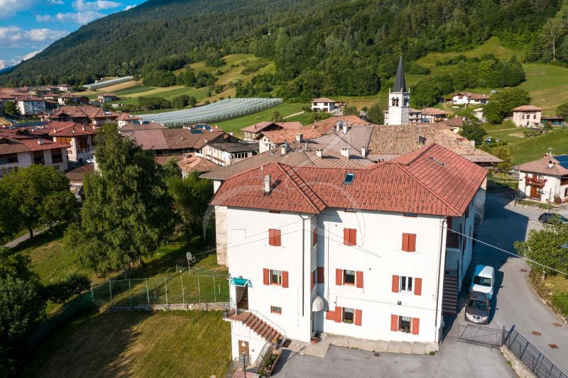 Immagine 1 di Hotel in vendita  a Comano Terme