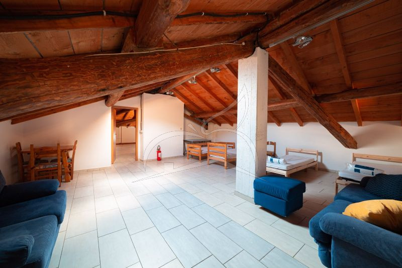 Immagine 2 di Hotel in vendita  a Comano Terme