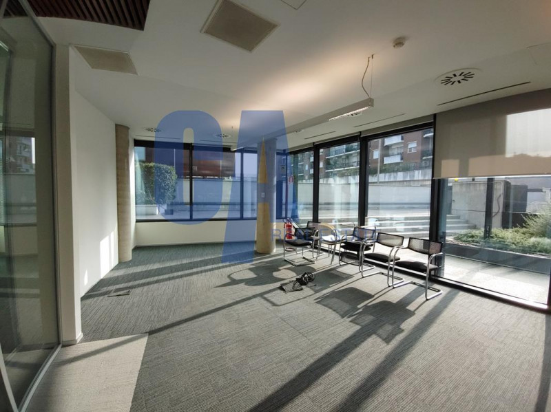 Immagine 6 di Ufficio in affitto  in VIALE MARCHE a Milano