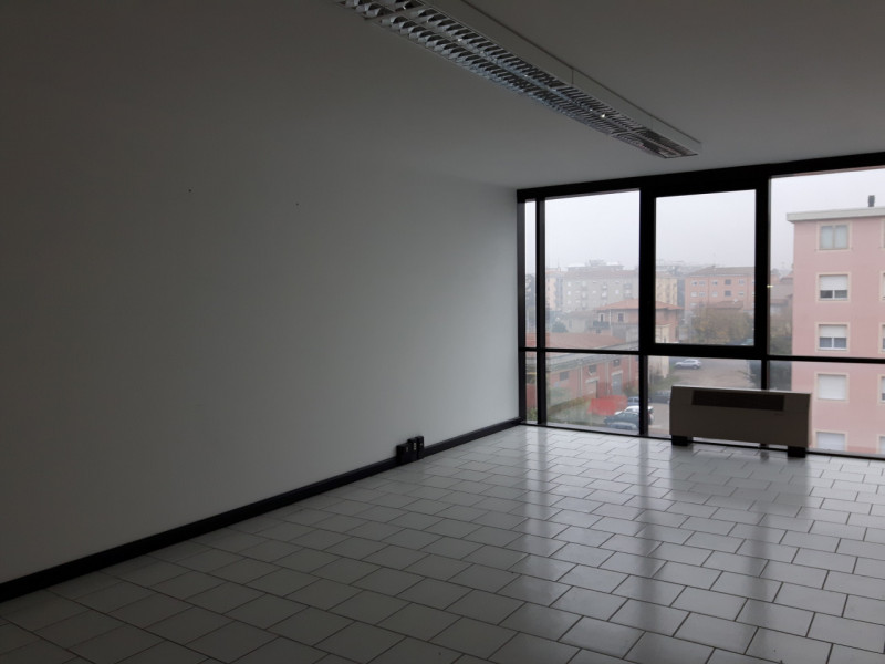 Immagine 2 di Ufficio in affitto  in Piazza Tien An Men a Sassuolo