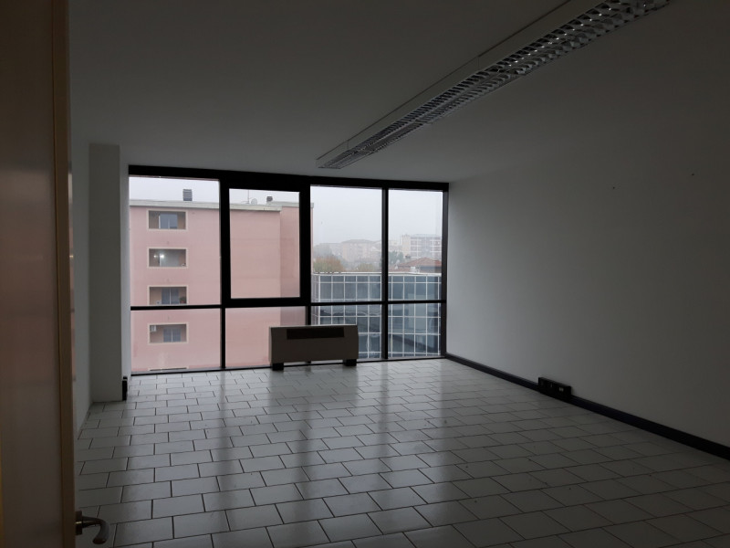 Immagine 3 di Ufficio in affitto  in Piazza Tien An Men a Sassuolo