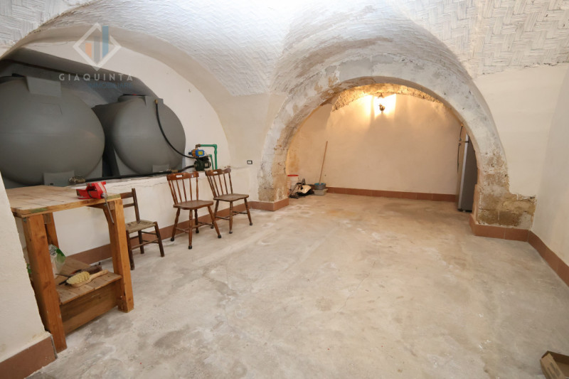 Immagine 12 di Casa indipendente in vendita  in via Vincenzo Dandolo n.06 a Palagonia