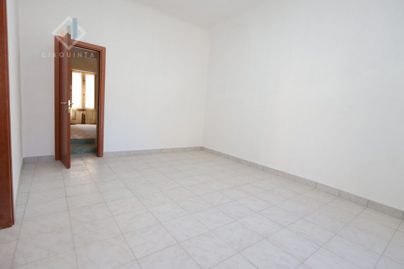 Immagine 13 di Casa indipendente in vendita  in via Vincenzo Dandolo n.06 a Palagonia