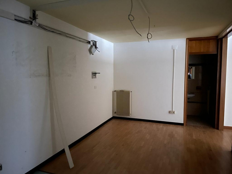 Immagine 3 di Ufficio in vendita  a Vittorio Veneto