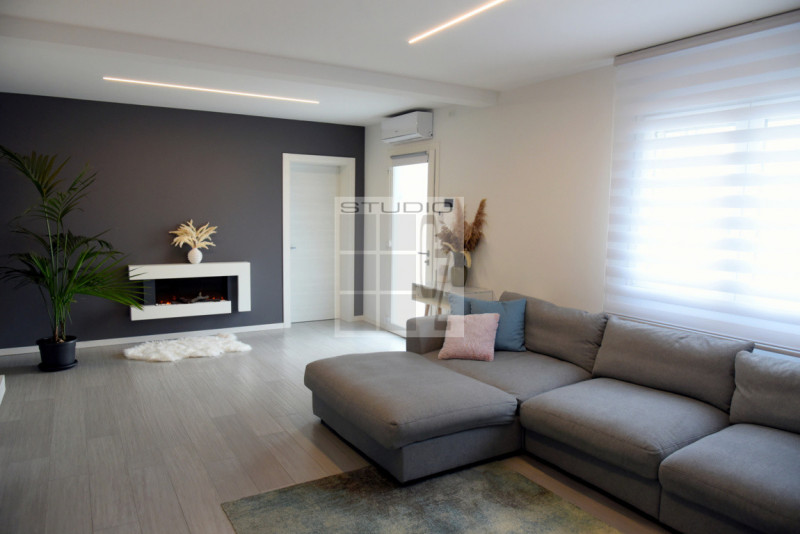 Immagine 1 di Casa indipendente in vendita  in via Centoni a Camposampiero