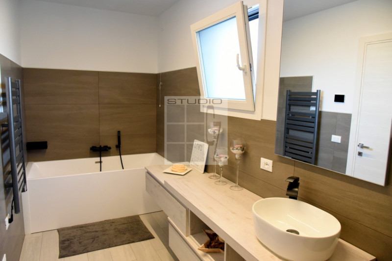 Immagine 15 di Casa indipendente in vendita  in via Centoni a Camposampiero