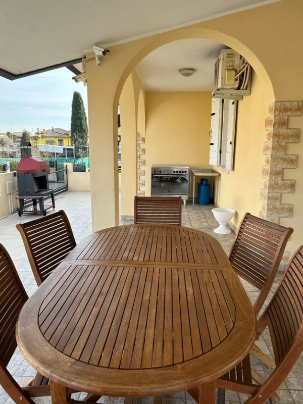 Immagine 2 di Casa bifamiliare in vendita  in VI ROMA a Salzano