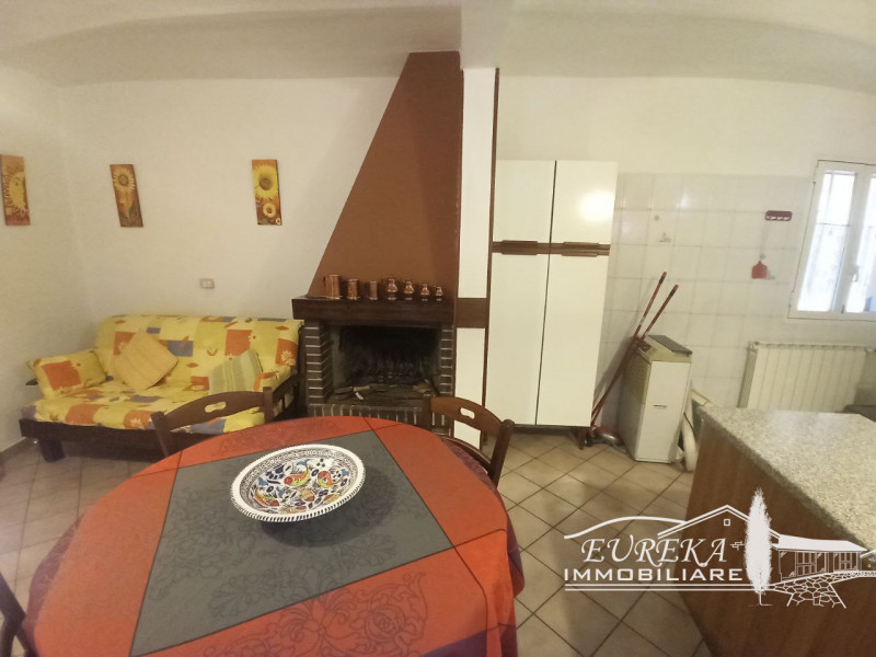 Immagine 7 di Appartamento in vendita  in via Roma a Castiglione Del Lago