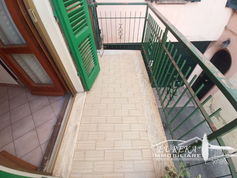 Immagine 8 di Appartamento in vendita  in via Roma a Castiglione Del Lago