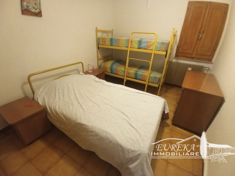 Immagine 10 di Appartamento in vendita  in via Roma a Castiglione Del Lago