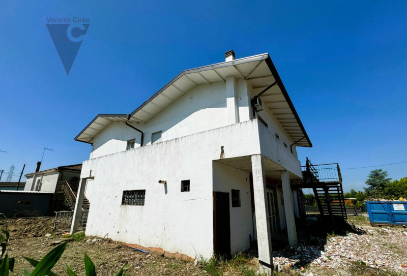 Immagine 4 di Casa indipendente in vendita  a Saonara