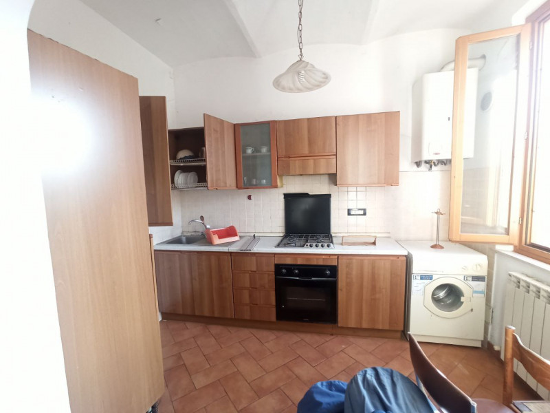 Immagine 3 di Appartamento in vendita  in Via Roma a Castiglione Del Lago