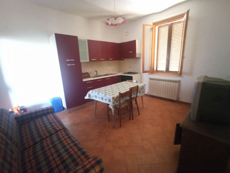 Immagine 2 di Appartamento in vendita  in Via Roma a Castiglione Del Lago