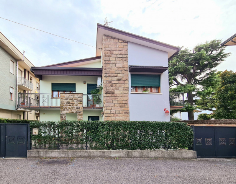 Immagine 7 di Casa indipendente in vendita  in VIA PIAVE a Este