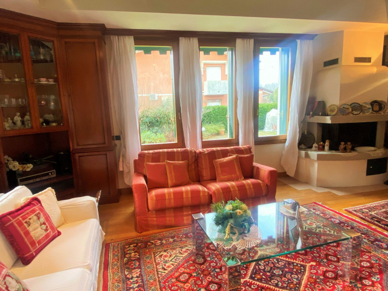 Immagine 4 di Villa in vendita  in via San Pio X 34/a a Castelfranco Veneto