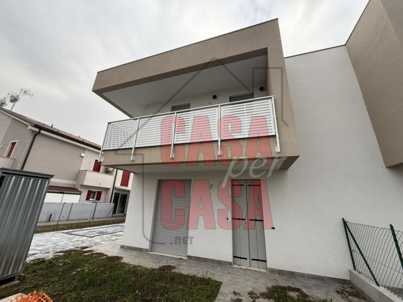 Immagine 2 di Casa bifamiliare in vendita  in via colombo a Monselice