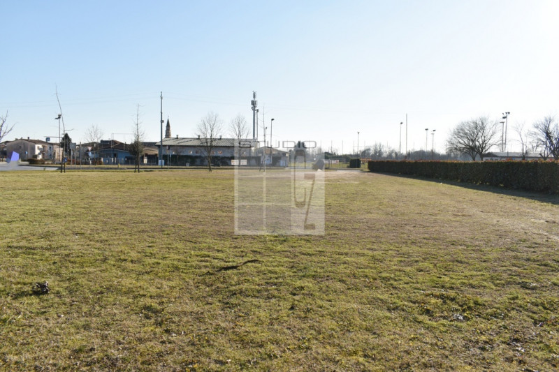 Immagine 4 di Terreno in vendita  in via montello a Resana