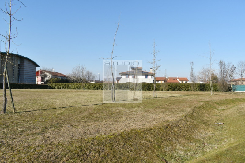 Immagine 5 di Terreno in vendita  in via montello a Resana