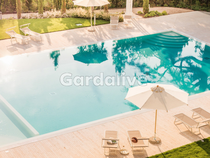 Immagine 2 di Appartamento in vendita  in Viale Ugo Foscolo, 134 a Toscolano-Maderno