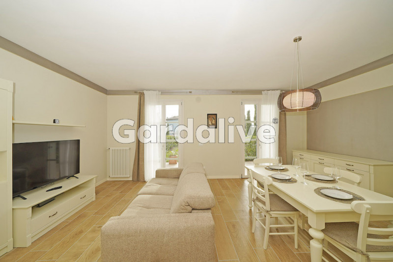 Immagine 6 di Appartamento in vendita  in Viale Ugo Foscolo, 134 a Toscolano-Maderno