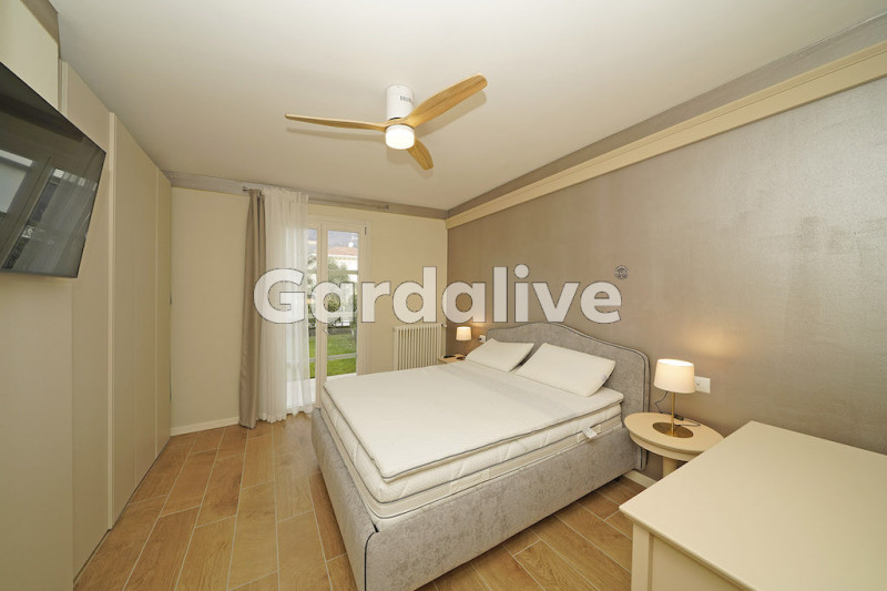 Immagine 8 di Appartamento in vendita  in Viale Ugo Foscolo, 134 a Toscolano-Maderno