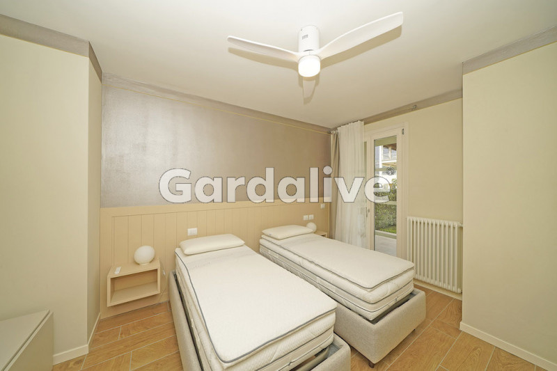 Immagine 9 di Appartamento in vendita  in Viale Ugo Foscolo, 134 a Toscolano-Maderno