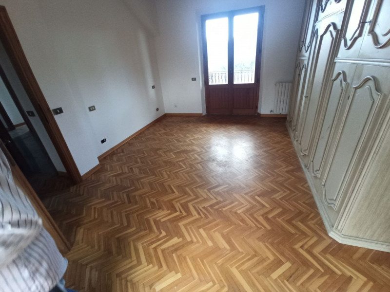 Immagine 11 di Villa in vendita  in Via Roma a Castiglione Del Lago