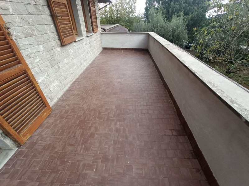 Immagine 18 di Villa in vendita  in Via Roma a Castiglione Del Lago