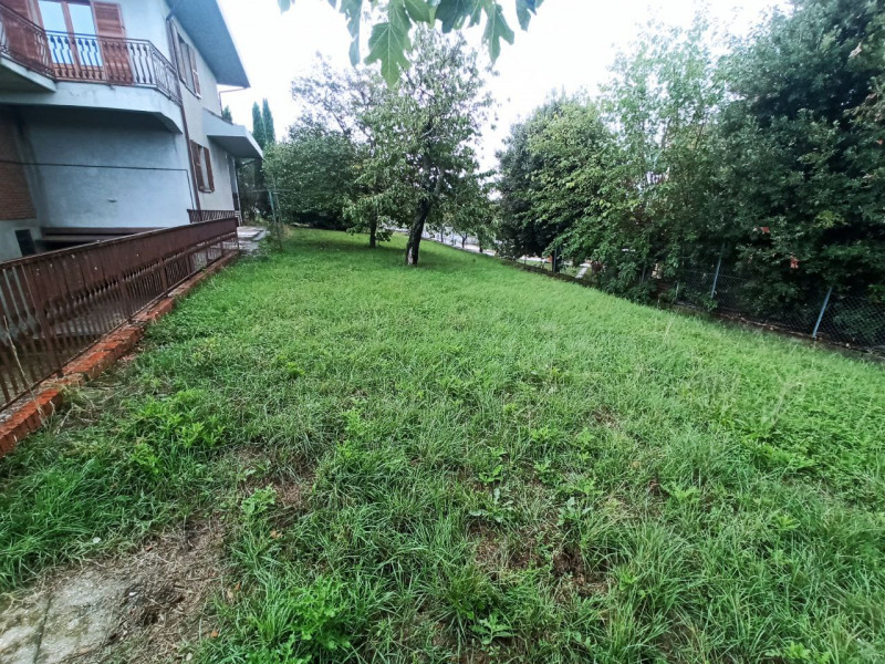 Immagine 28 di Villa in vendita  in Via Roma a Castiglione Del Lago