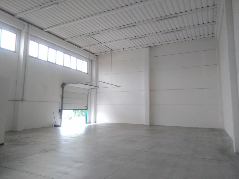 Immagine 1 di Capannone industriale in affitto  a Montegrotto Terme