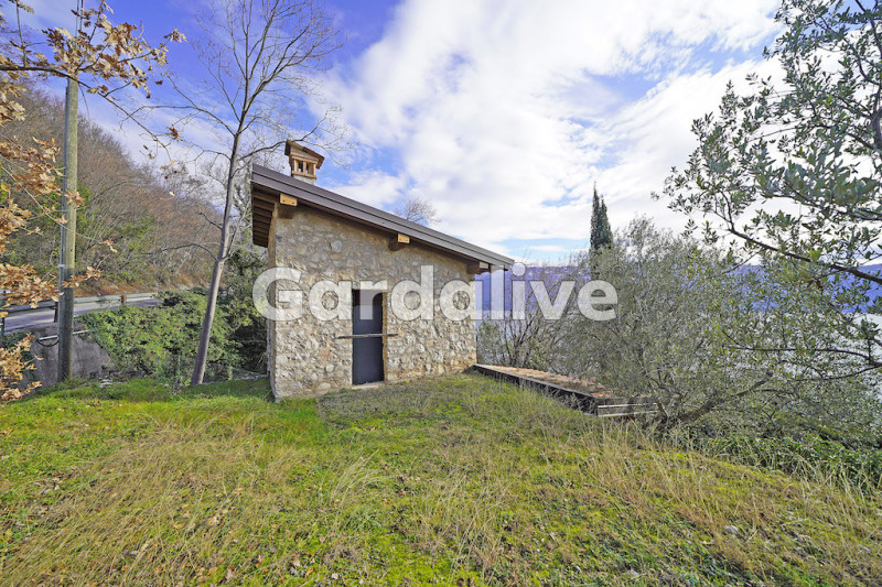 Immagine 2 di Rustico / casale in vendita  in Via Muslone, 29 a Gargnano