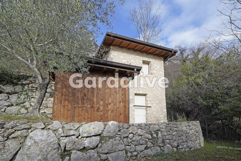 Immagine 7 di Rustico / casale in vendita  in Via Muslone, 29 a Gargnano