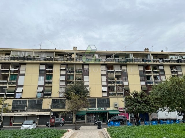 Immagine 1 di Ufficio in vendita  in Via Dei Cochi a Roma