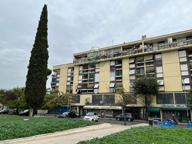 Immagine 3 di Ufficio in vendita  in Via Dei Cochi a Roma