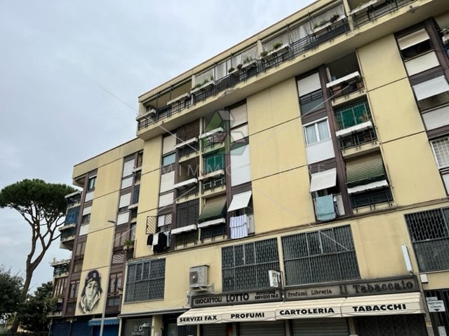 Immagine 6 di Ufficio in vendita  in Via Dei Cochi a Roma