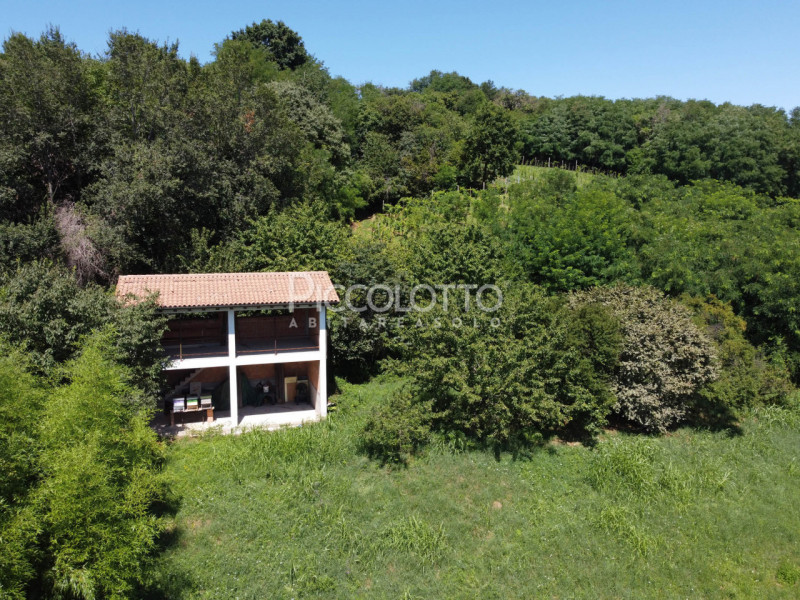 Immagine 6 di Rustico / casale in vendita  in via Barbaro a Maser