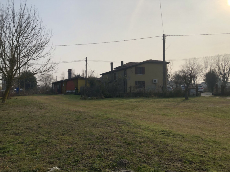 Immagine 1 di Villa in vendita  in Vai Barenassa a Chioggia