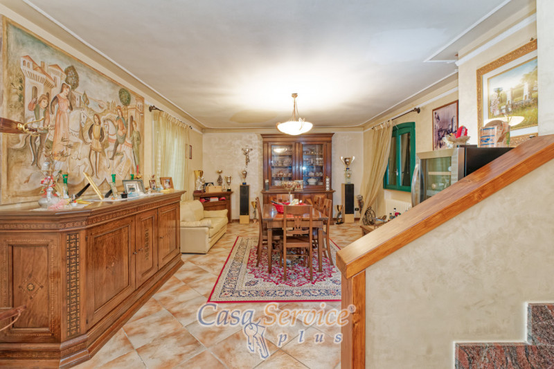 Immagine 4 di Villa in vendita  in Contrada Viva a Cutrofiano