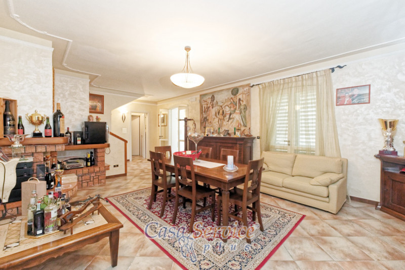 Immagine 6 di Villa in vendita  in Contrada Viva a Cutrofiano